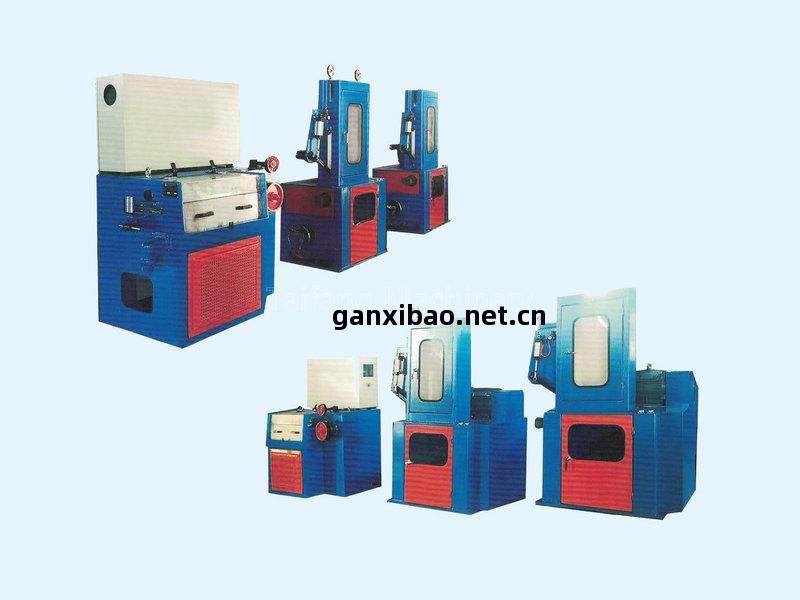 雙(shuang)頭(tou)中小拉(la)機(ji)