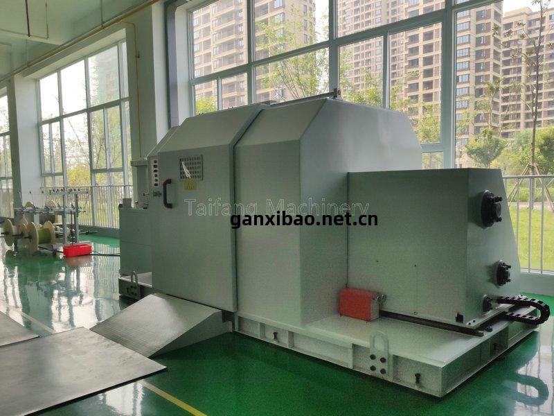 懸(xuan)臂式單絞(jiao)成纜(lan)機