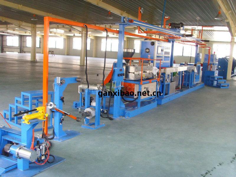 鐵(tie)氟龍押(ya)出(chu)機