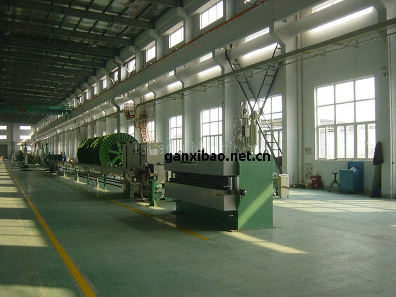 150型PLC電(dian)腦(nao)式(shi)高速押出(chu)機(ji)