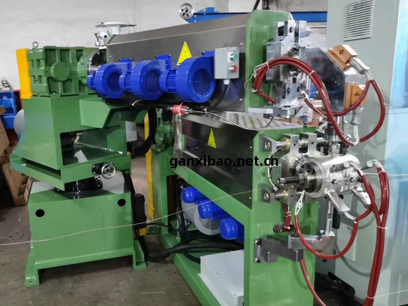 臥式(shi)註條(tiao)機(ji)